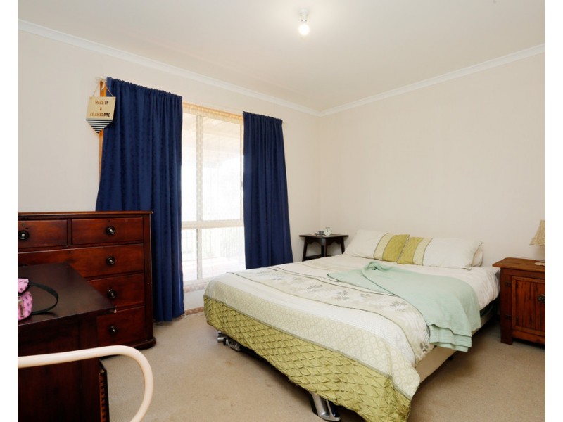 8 ACLAND STREET, Blanchetown SA 5357