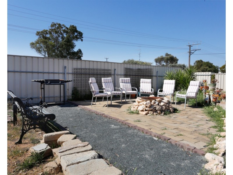8 ACLAND STREET, Blanchetown SA 5357