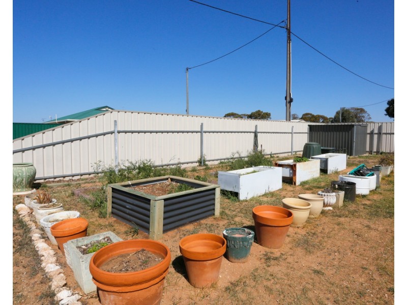 8 ACLAND STREET, Blanchetown SA 5357