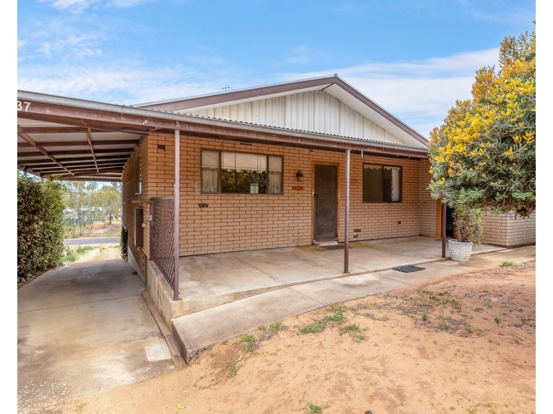 37 Anzac Ave, Swan Reach SA 5354