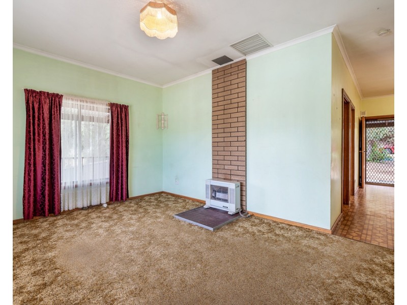 37 Anzac Ave, Swan Reach SA 5354