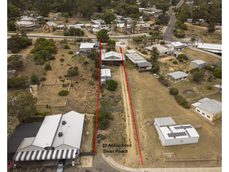37 Anzac Ave, Swan Reach SA 5354