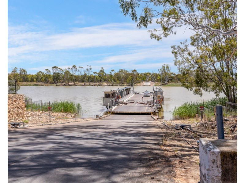 37 Anzac Ave, Swan Reach SA 5354
