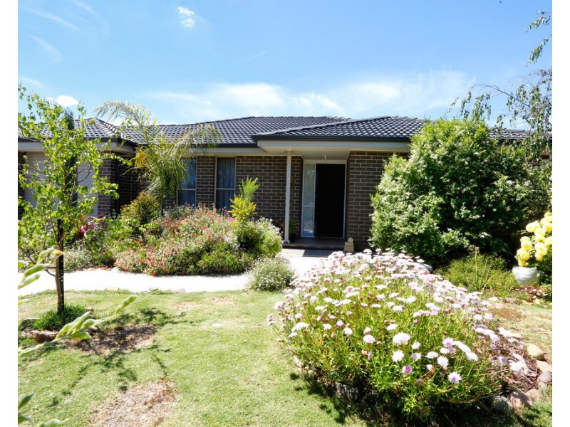 11 CLYDE COURT, Greenock SA 5360