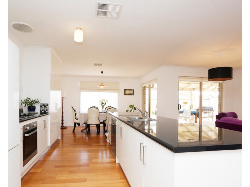 11 CLYDE COURT, Greenock SA 5360