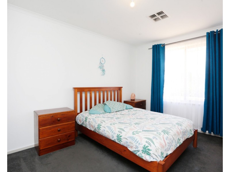 11 CLYDE COURT, Greenock SA 5360