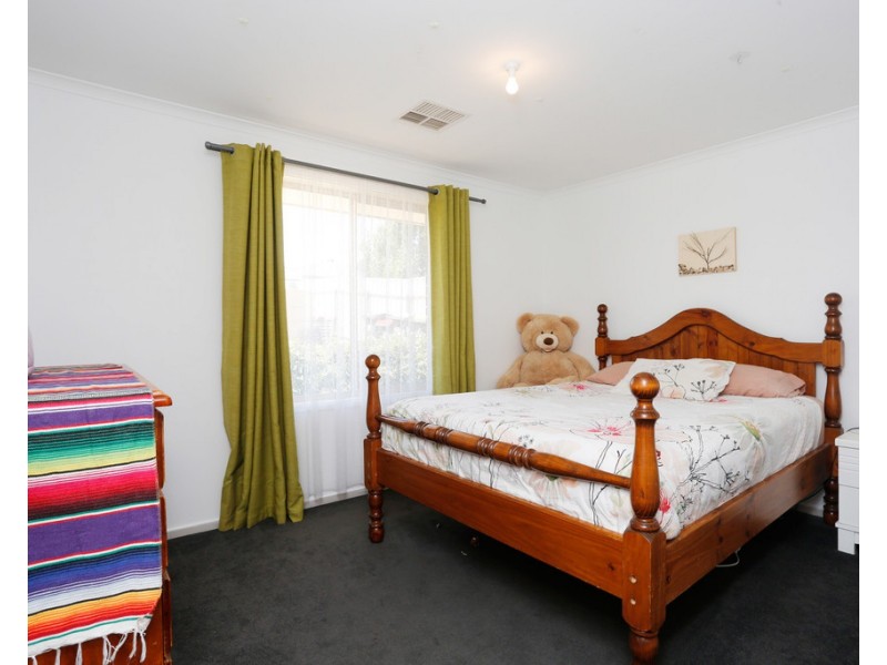 11 CLYDE COURT, Greenock SA 5360