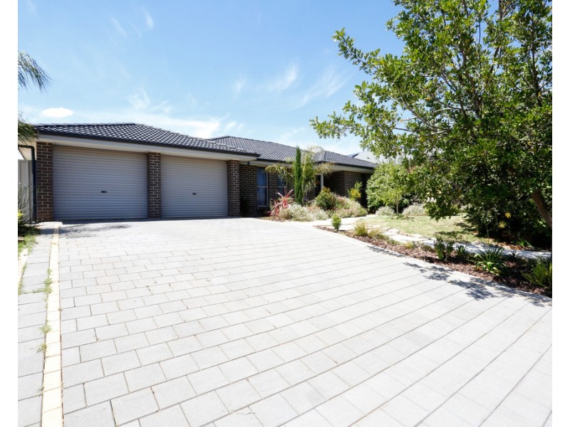 11 CLYDE COURT, Greenock SA 5360