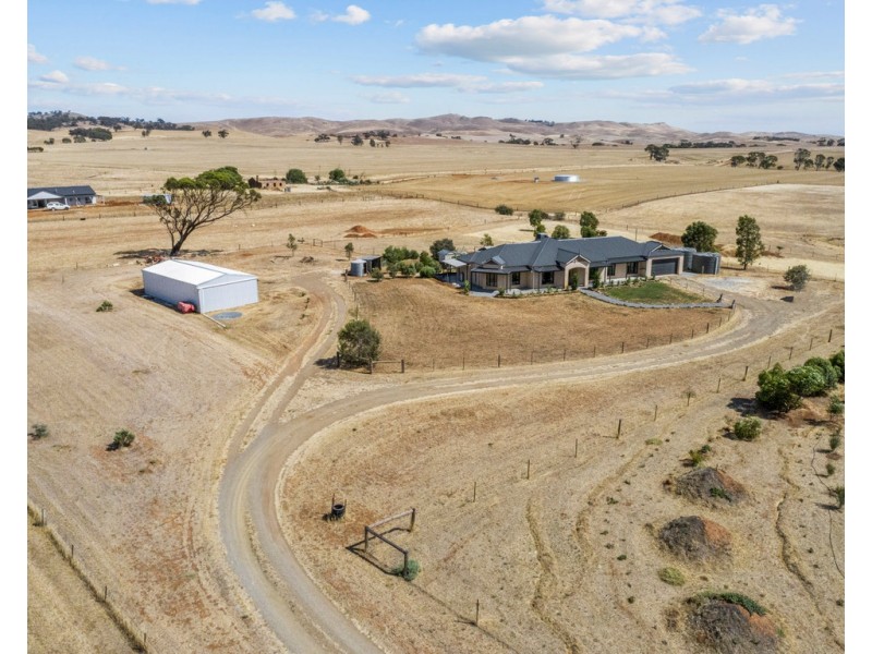 697 EUDUNDA ROAD, Dutton SA 5356