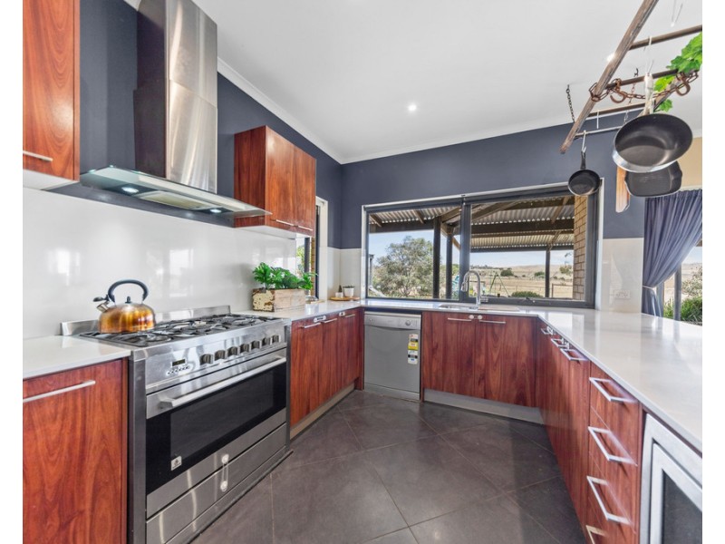697 EUDUNDA ROAD, Dutton SA 5356