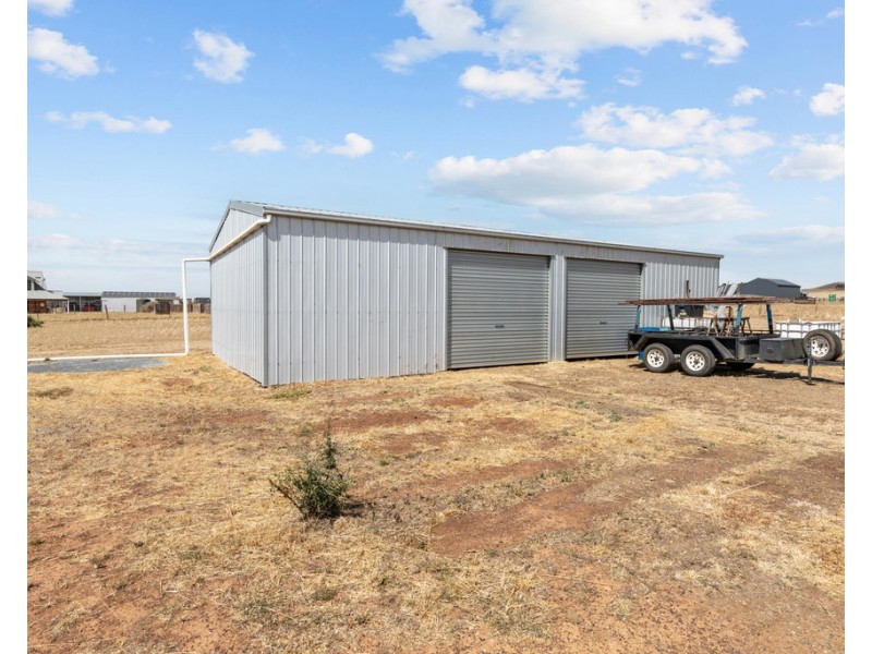 697 EUDUNDA ROAD, Dutton SA 5356