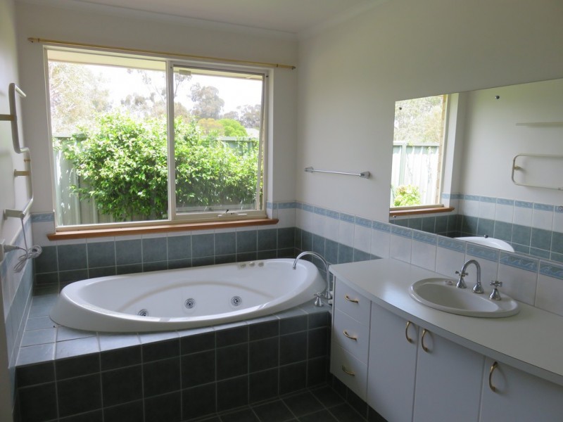 16 Stuart Street, Nuriootpa SA 5355