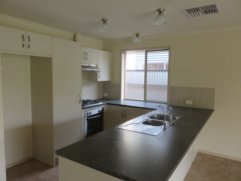 55A Railway Cres, Evanston SA 5116