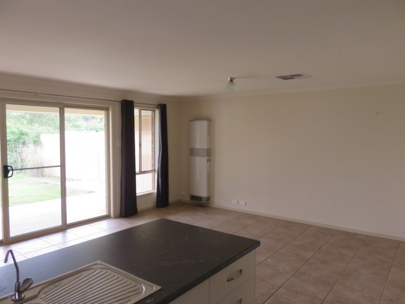 55A Railway Cres, Evanston SA 5116