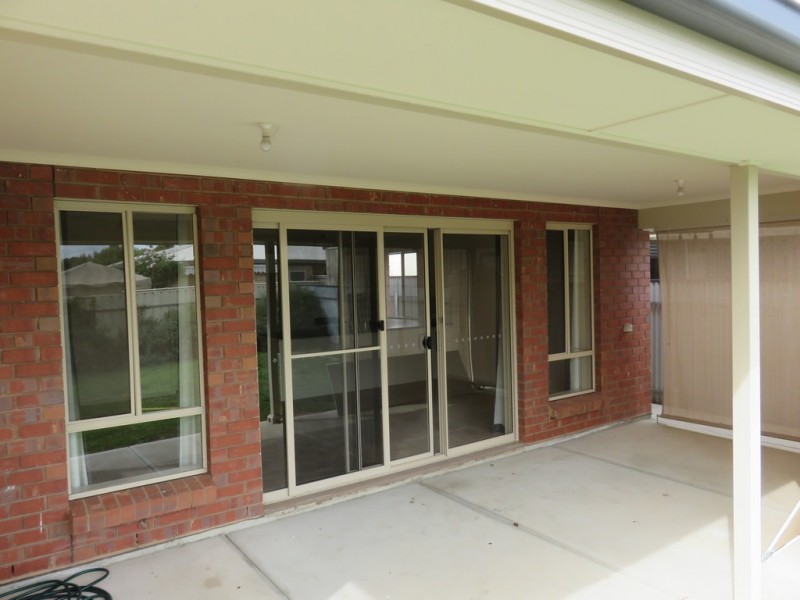 55A Railway Cres, Evanston SA 5116