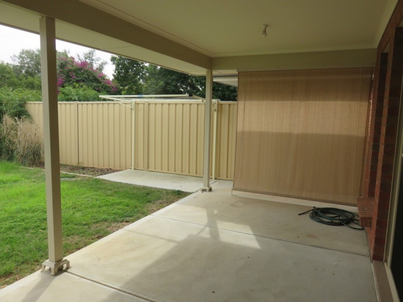 55A Railway Cres, Evanston SA 5116