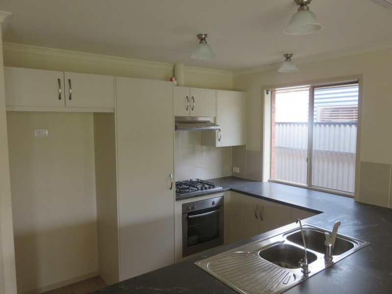 55A Railway Cres, Evanston SA 5116