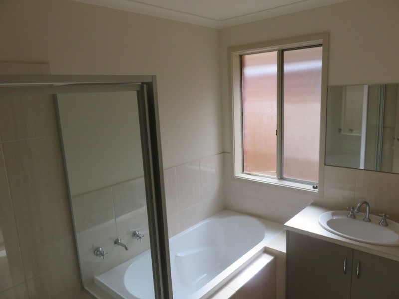 55A Railway Cres, Evanston SA 5116