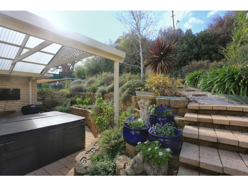 11 Ninnes Grove, Angaston SA 5353