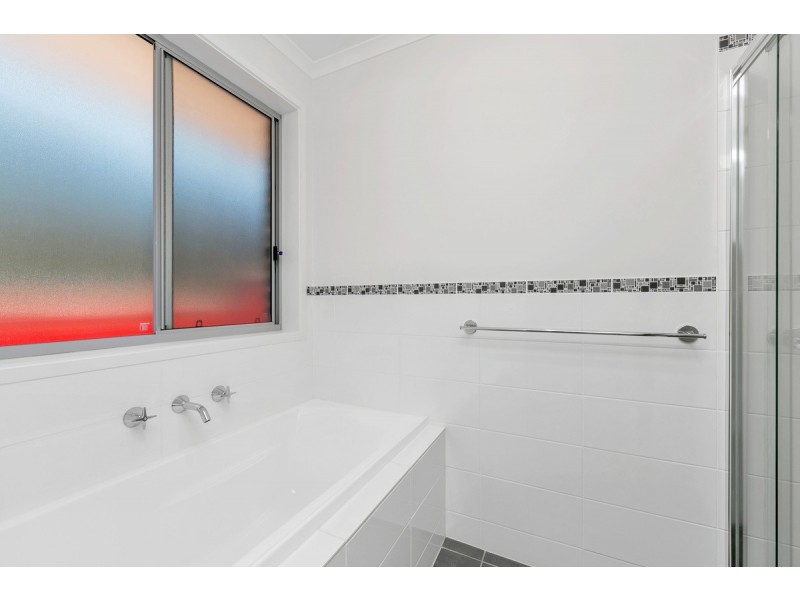 8 Bagot Court, Evanston Park SA 5116