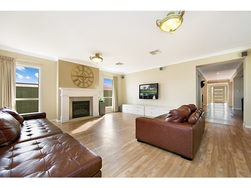 19 Selway Place, Evanston Park SA 5116