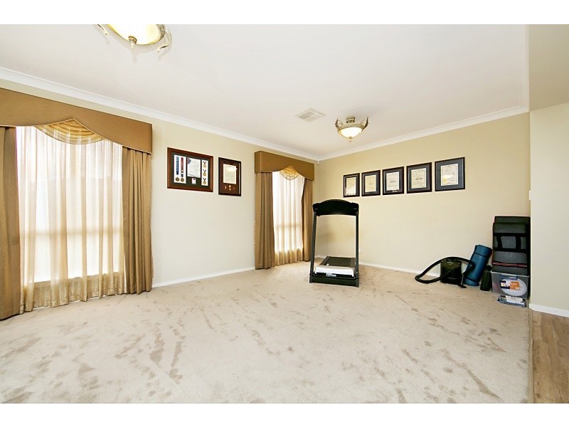 19 Selway Place, Evanston Park SA 5116