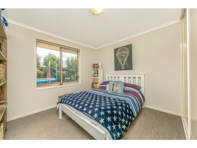 18 Creedon Close, Evanston Park SA 5116