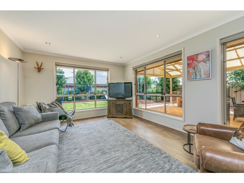 18 Creedon Close, Evanston Park SA 5116
