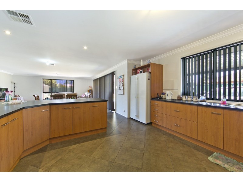 12 Jemalong Crescent, Roseworthy SA 5371