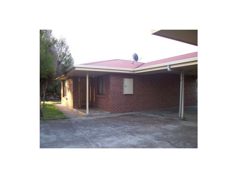1 / 2  McInerney Street, Riverton SA 5412
