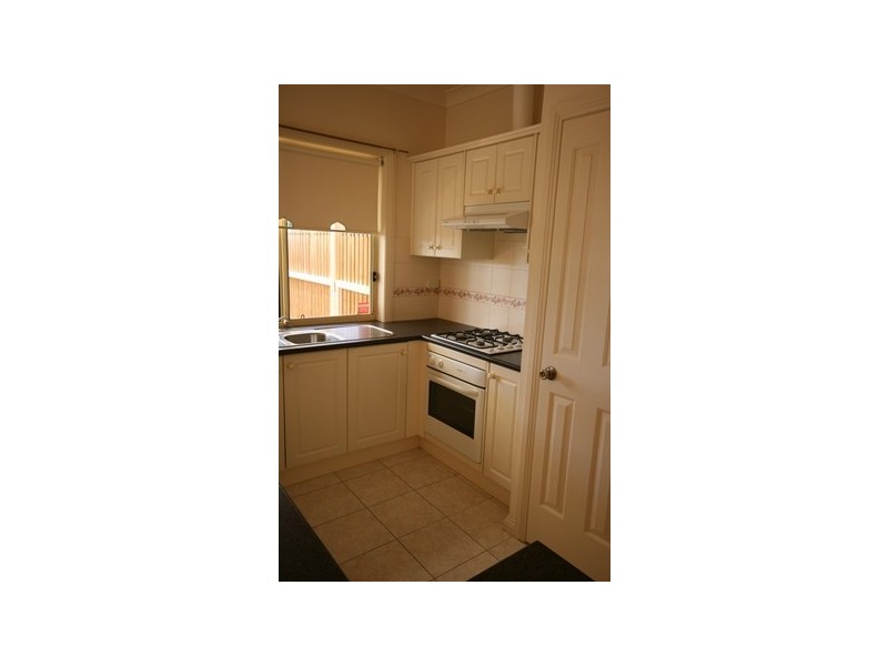 4 Oriole Walk, Mawson Lakes SA 5095