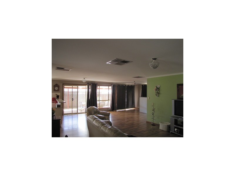 3 Mitchell Drive, Evanston Park SA 5116