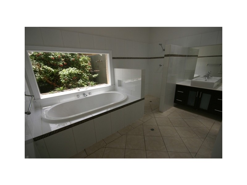 27 Fourth Street, Nuriootpa SA 5355