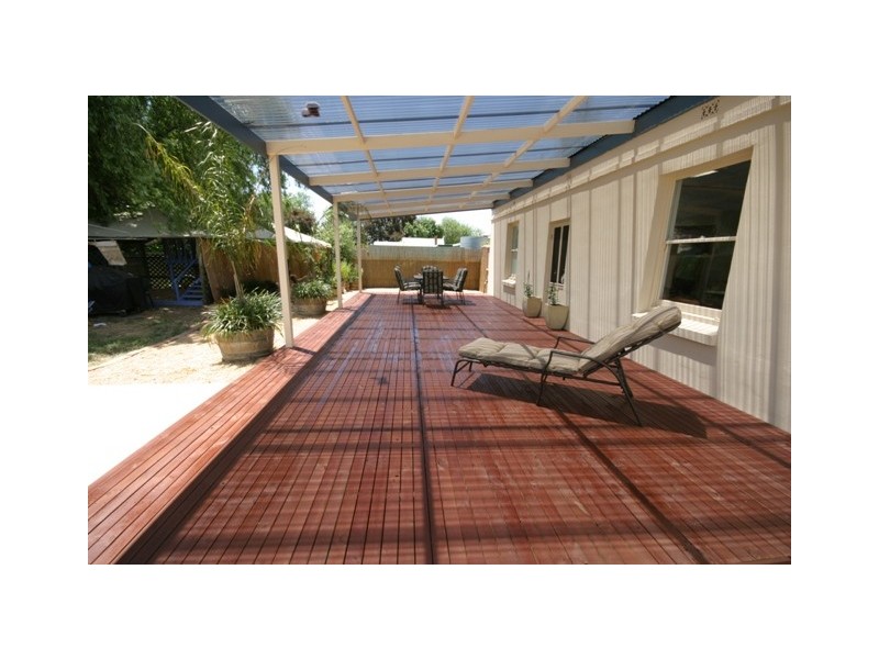 27 Fourth Street, Nuriootpa SA 5355