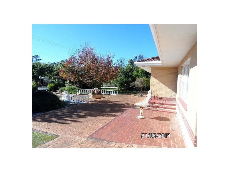 36  Murray Street, Greenock SA 5360