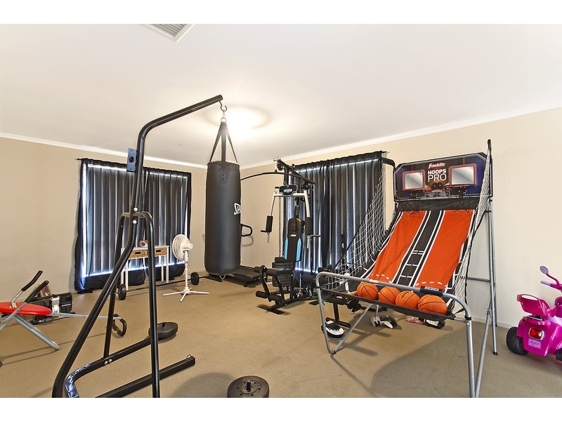 109 Lakeside Drive, Andrews Farm SA 5114