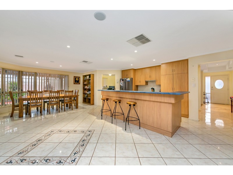 4 Chestnut Grove, Blakeview SA 5114