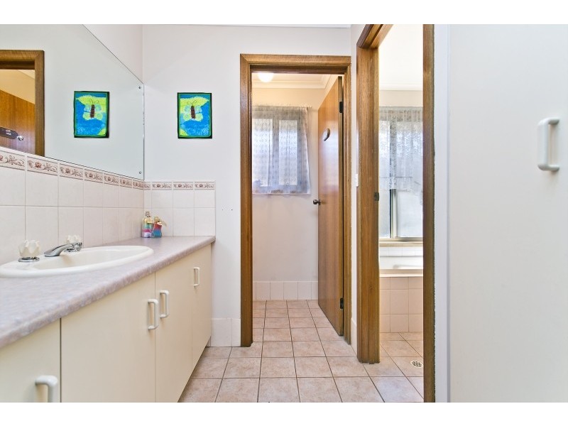 15 Holmes Street, Willaston SA 5118