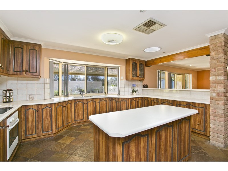 2 Geoffrey Street, Lewiston SA 5501