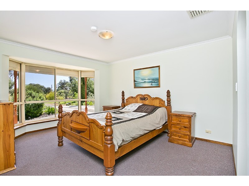 2 Geoffrey Street, Lewiston SA 5501