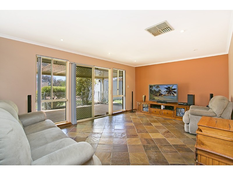 2 Geoffrey Street, Lewiston SA 5501