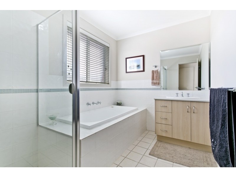 77 Lakeside Drive, Andrews Farm SA 5114