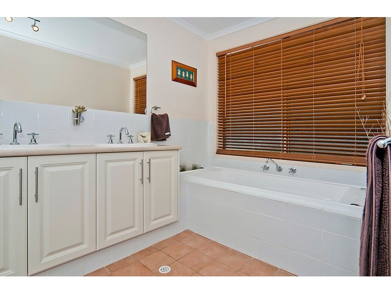 80 Osprey Parade, Hewett SA 5118