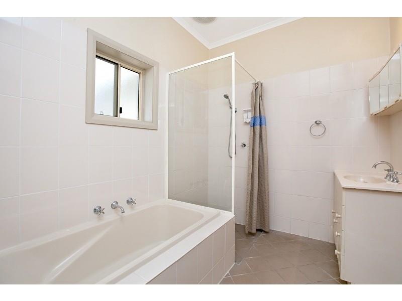 6 Main Street, Owen SA 5460