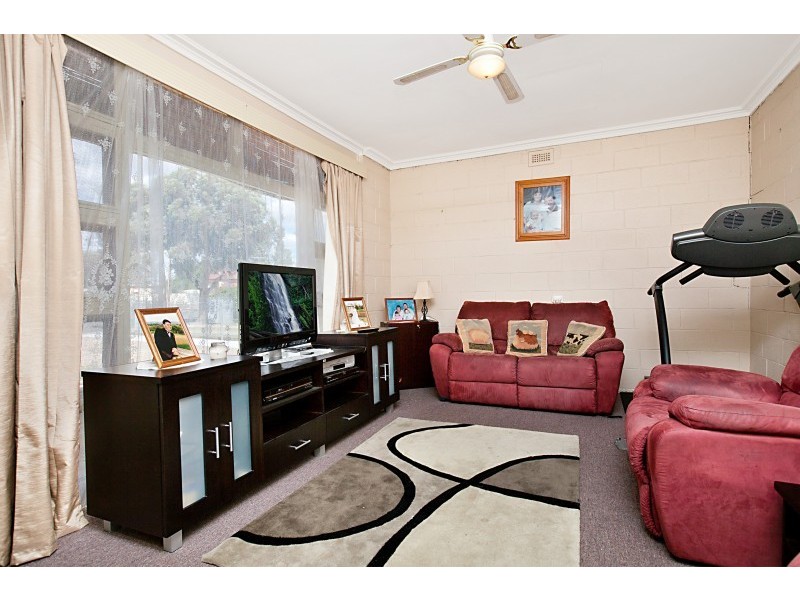 6 Main Street, Owen SA 5460