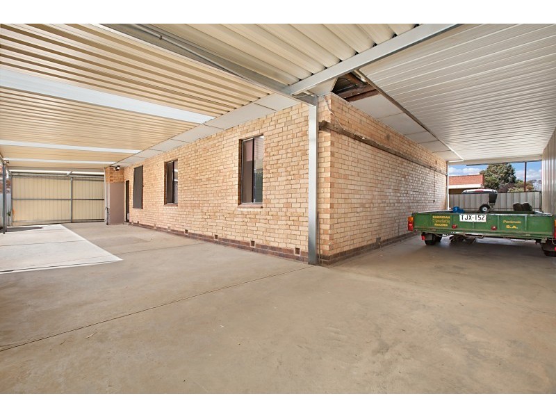 6 Main Street, Owen SA 5460