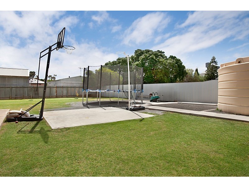 6 Main Street, Owen SA 5460