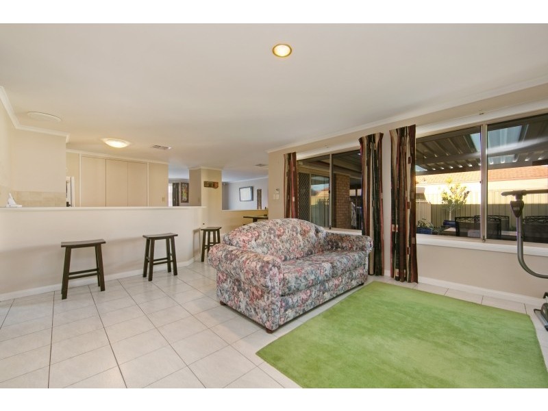 4 Hughes Street, Andrews Farm SA 5114