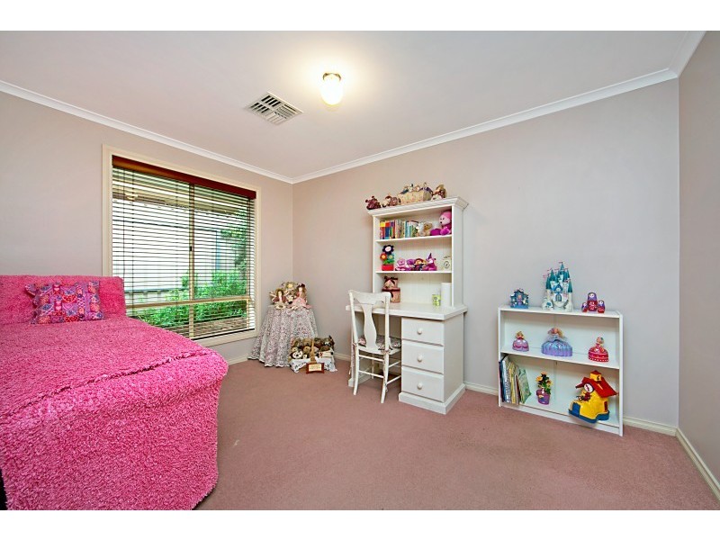 1 Amadeus Court, Greenwith SA 5125