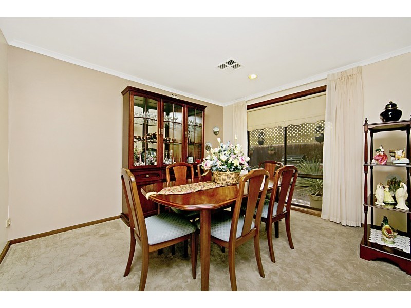 9 Lithgow Court, Redwood Park SA 5097